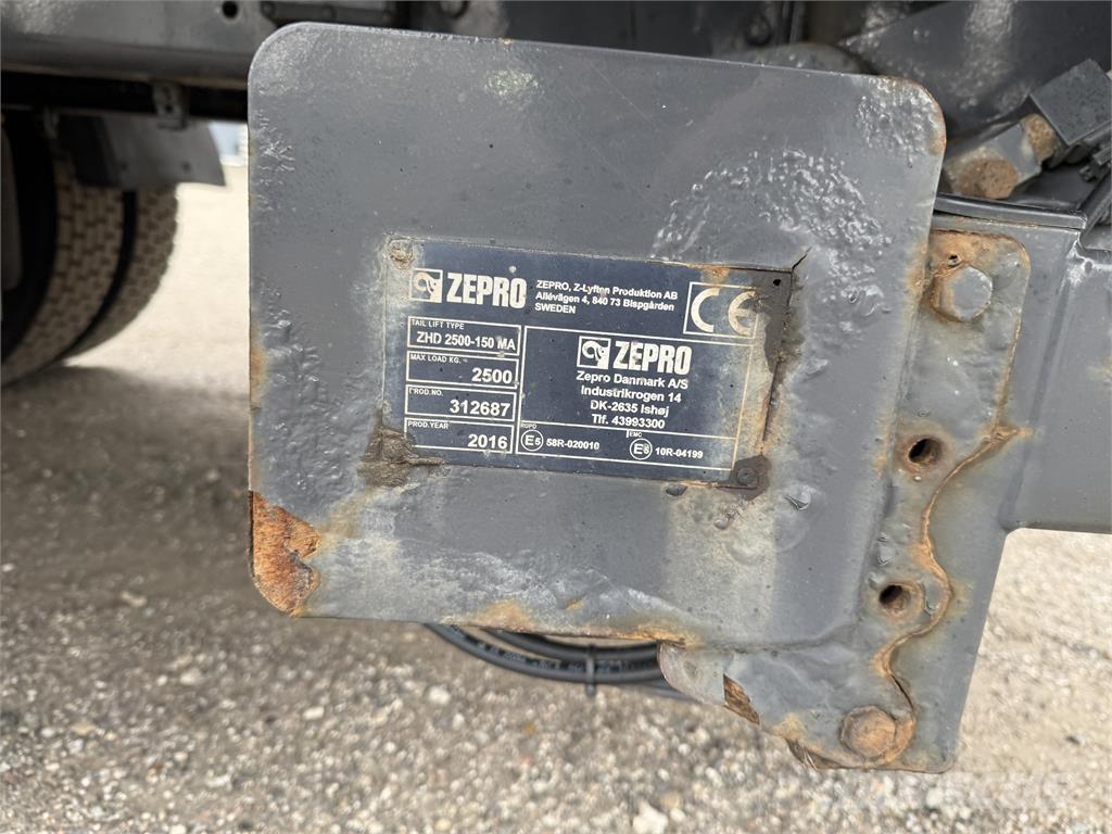 Scania G320 4x2 Tents