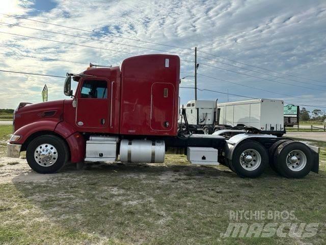 Peterbilt 384 Vilcēji