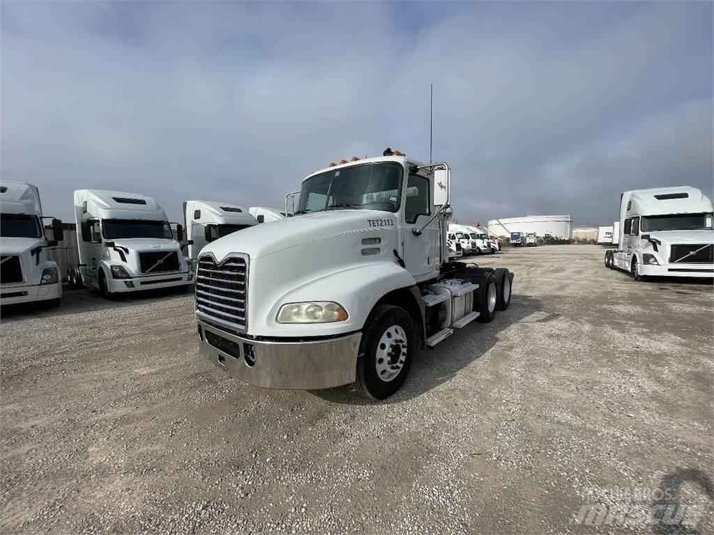 Mack CXU613 Vilcēji