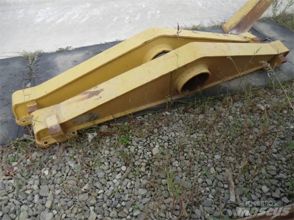CAT 323D Šasija un piekare