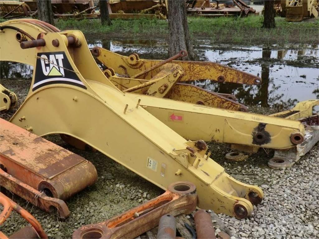CAT 438C Šasija un piekare