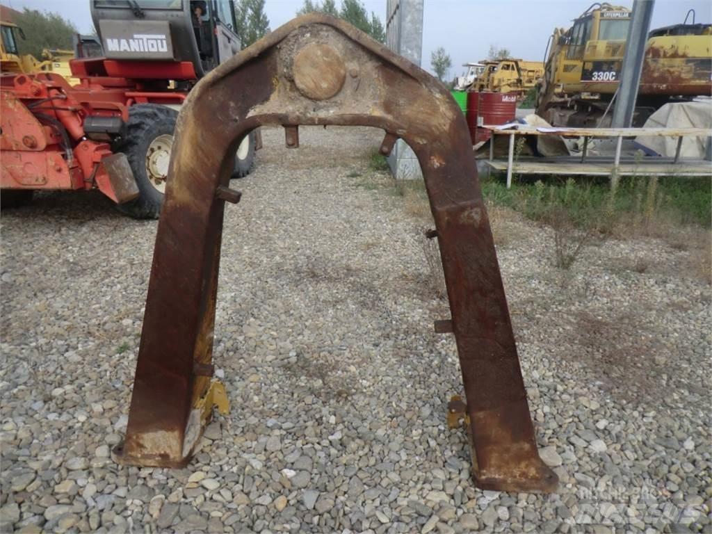 CAT 735 Šasija un piekare