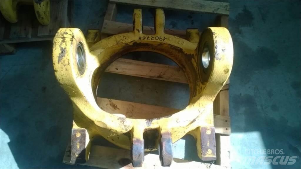 CAT 735 Šasija un piekare