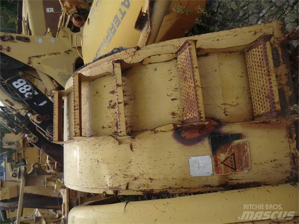 CAT 735 Šasija un piekare
