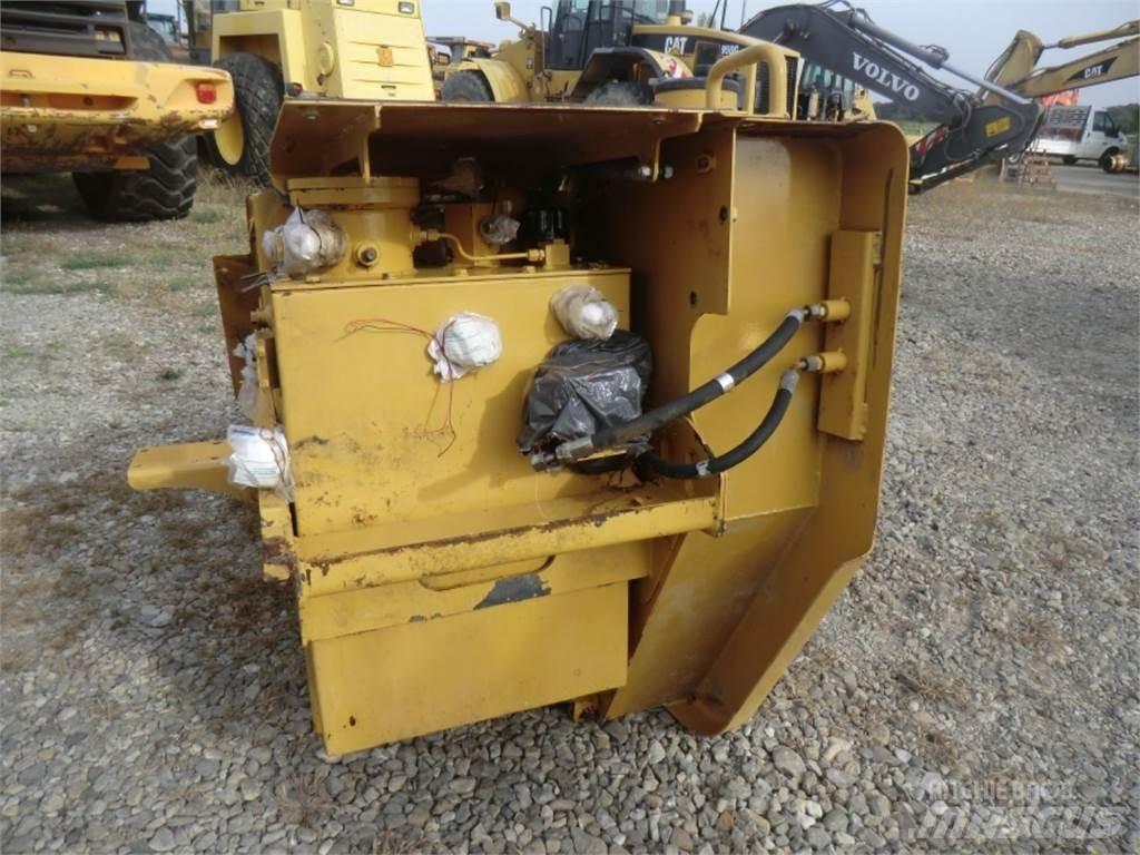CAT 735 Šasija un piekare