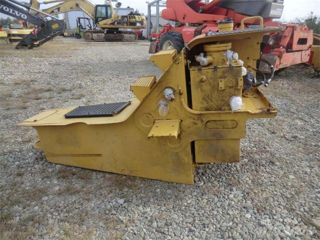 CAT 735 Šasija un piekare