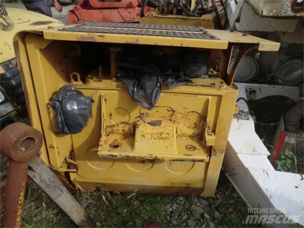 CAT 735 Šasija un piekare