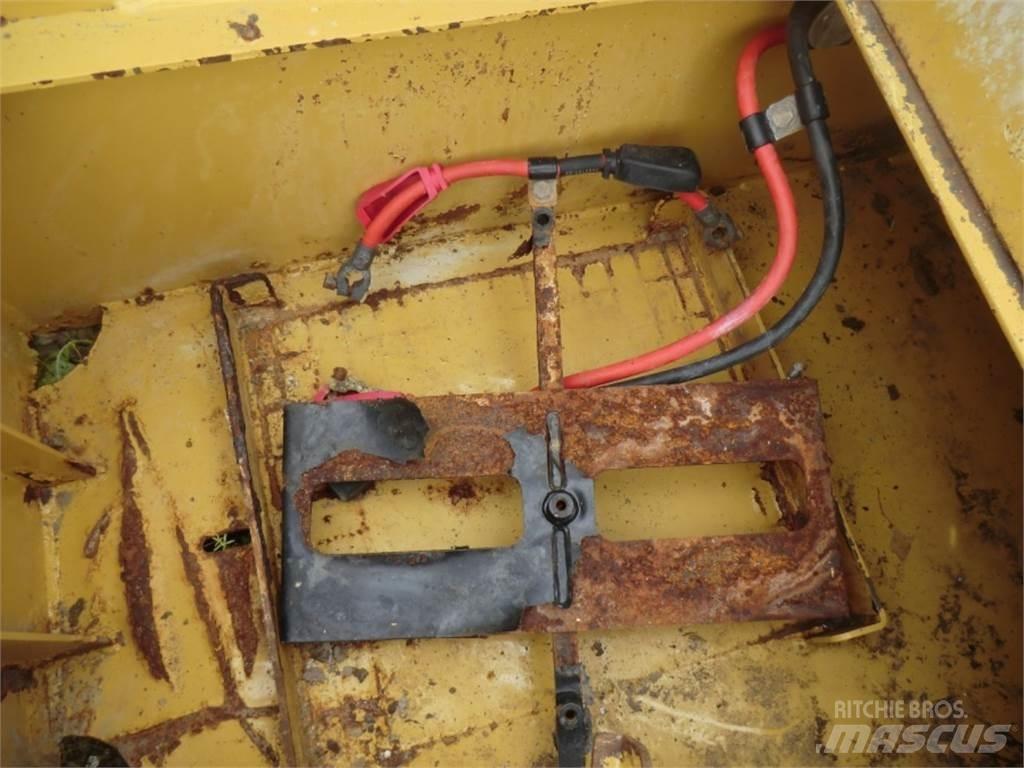 CAT 735 Šasija un piekare