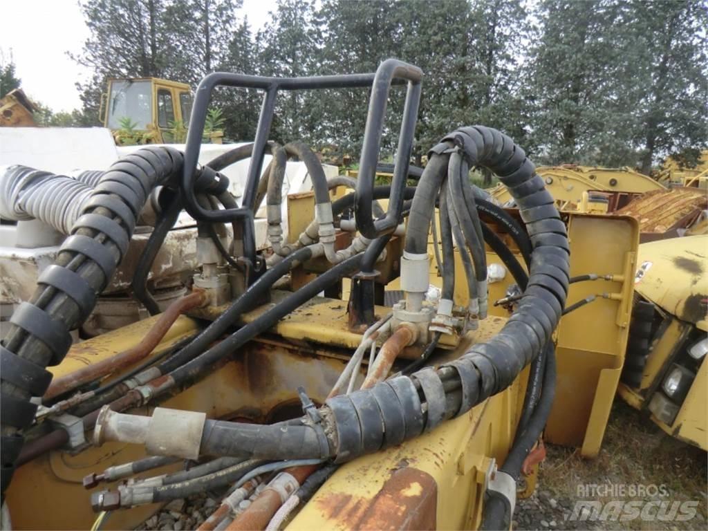 CAT 735 Šasija un piekare
