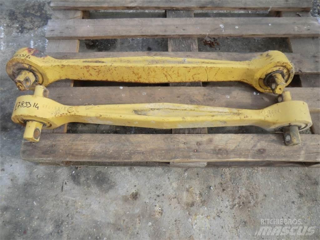 CAT 735 Sliedes, ķēdes un šasija