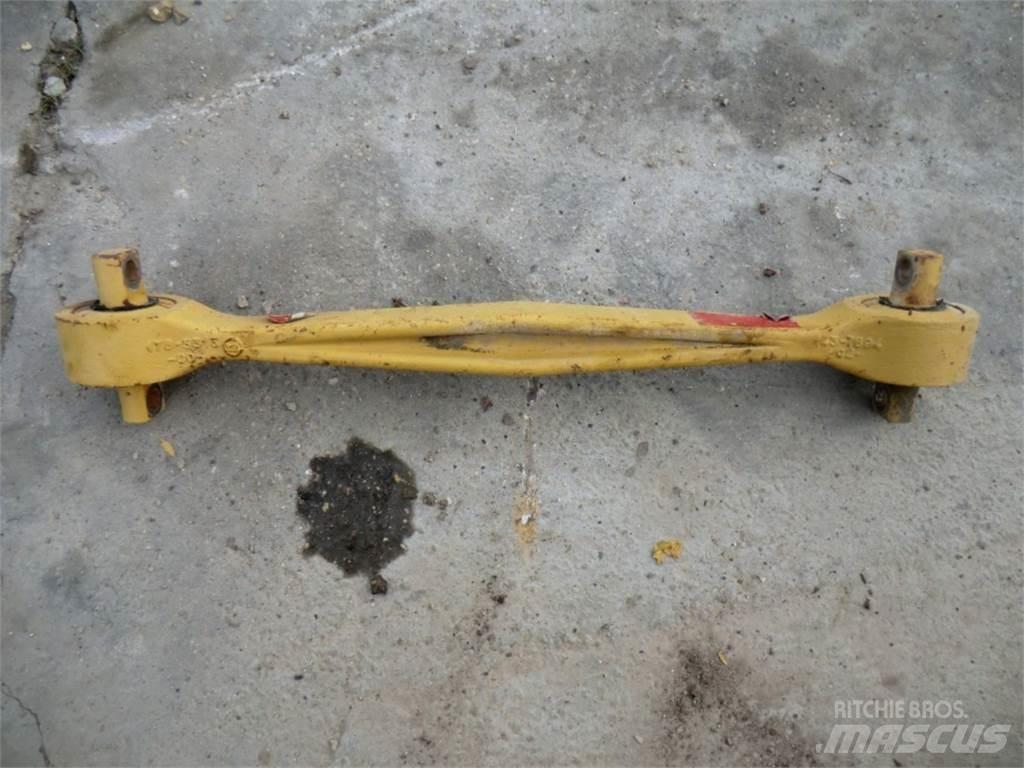 CAT 735 Sliedes, ķēdes un šasija
