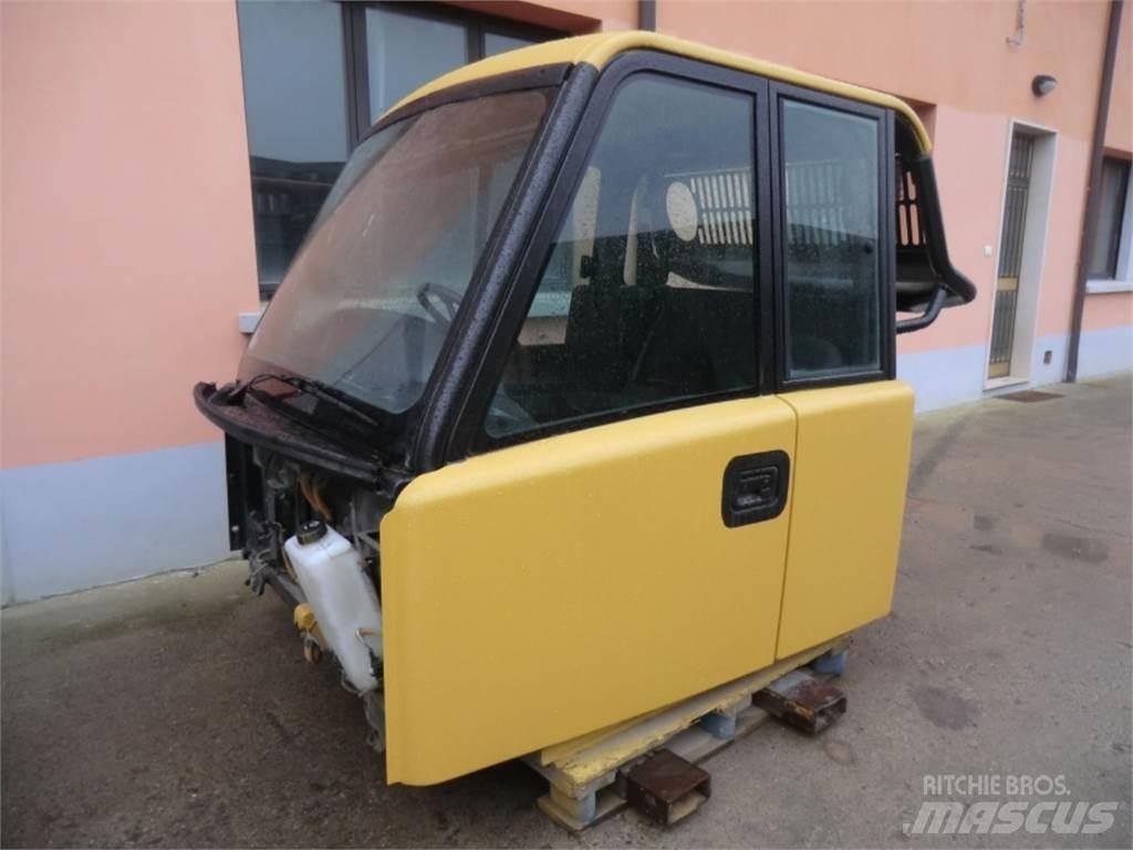 CAT 735 Šasija un piekare