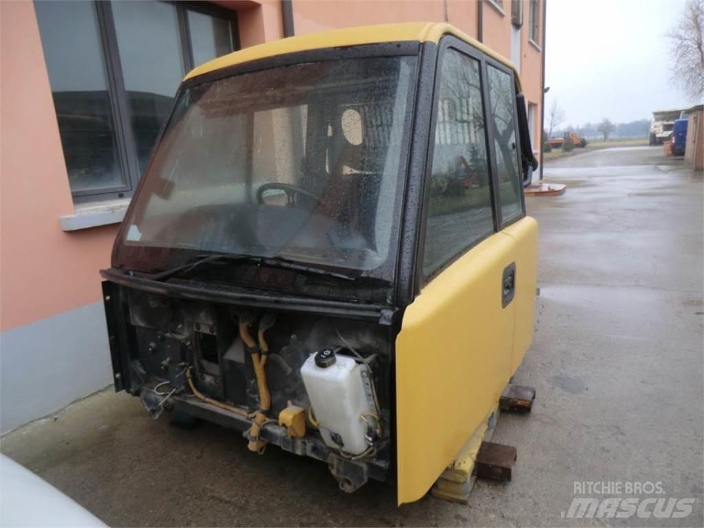 CAT 735 Šasija un piekare