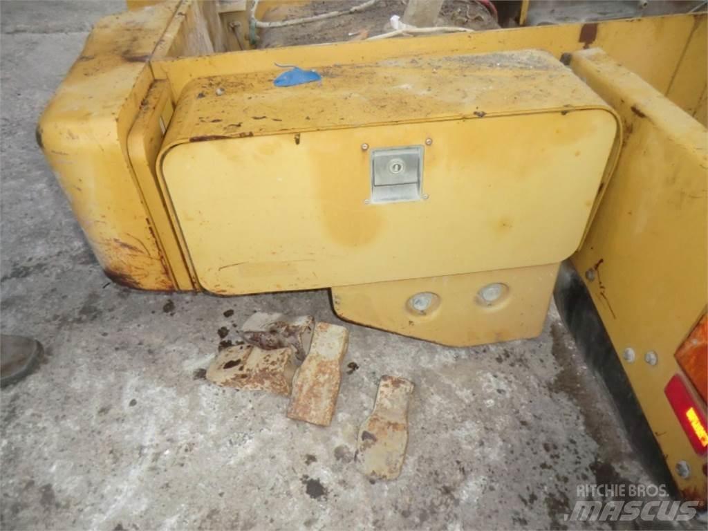 CAT 928G Šasija un piekare