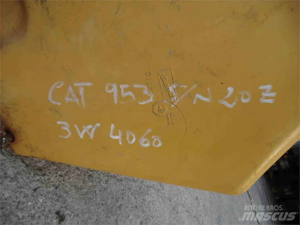 CAT 953 Šasija un piekare