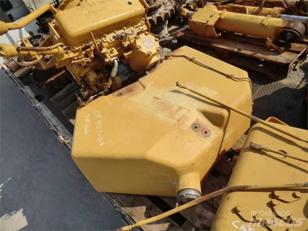 CAT 953 Šasija un piekare