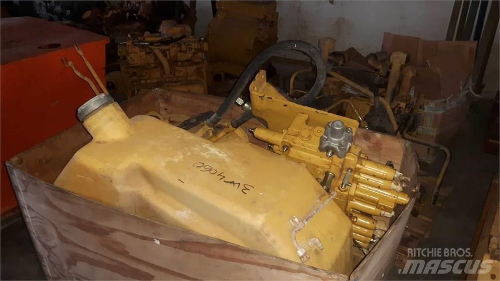 CAT 953 Šasija un piekare