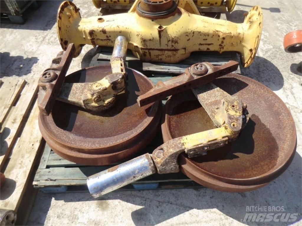 CAT 953C Sliedes, ķēdes un šasija