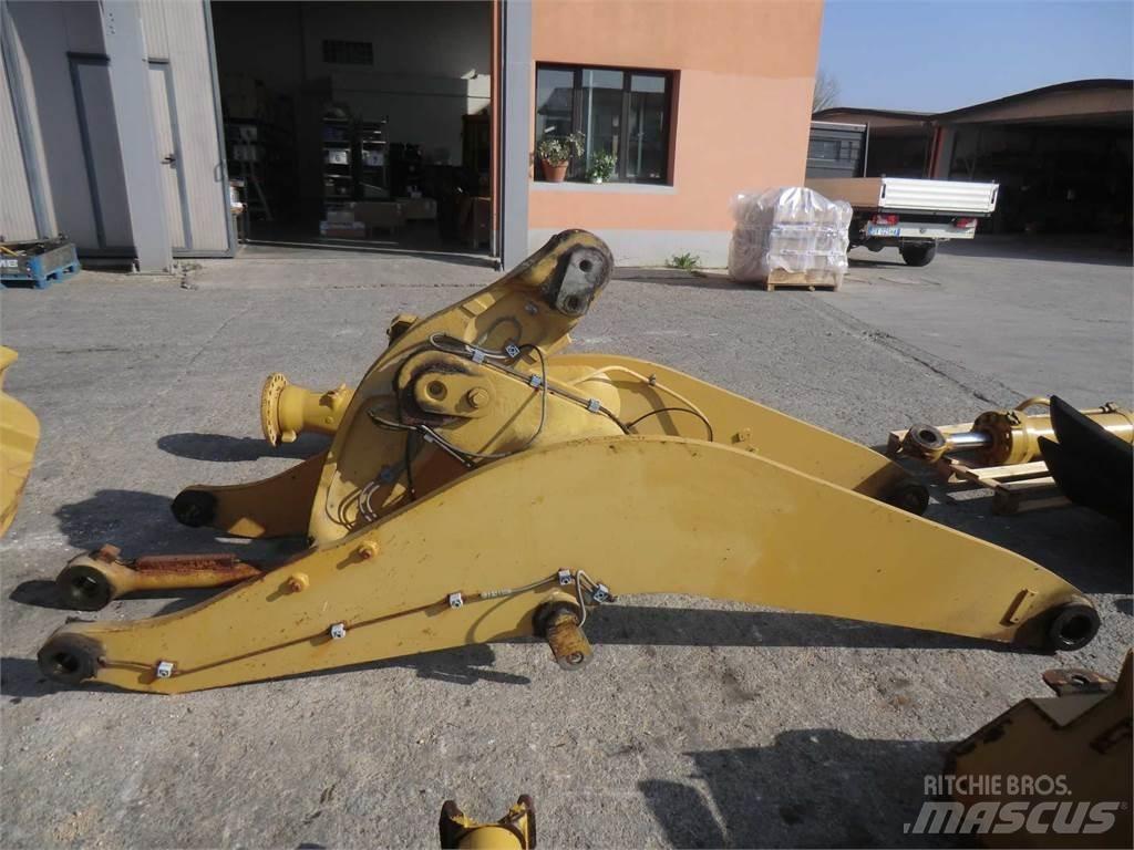 CAT 962H Šasija un piekare