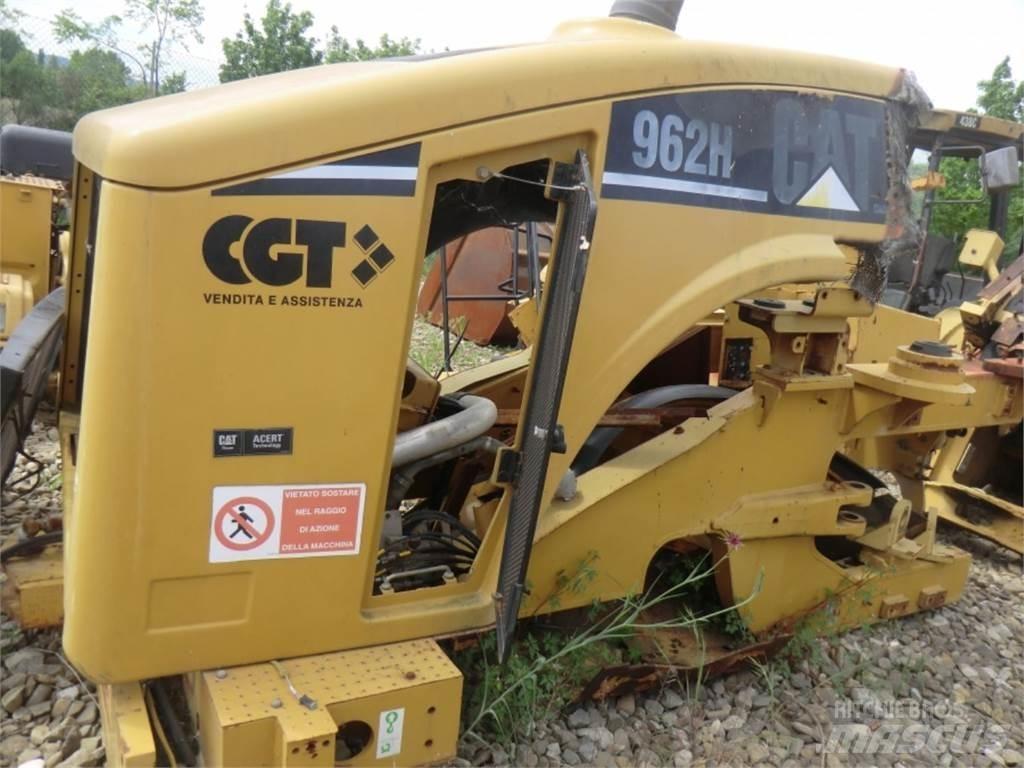 CAT 962H Šasija un piekare