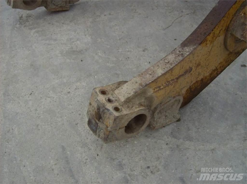 CAT 963 Šasija un piekare