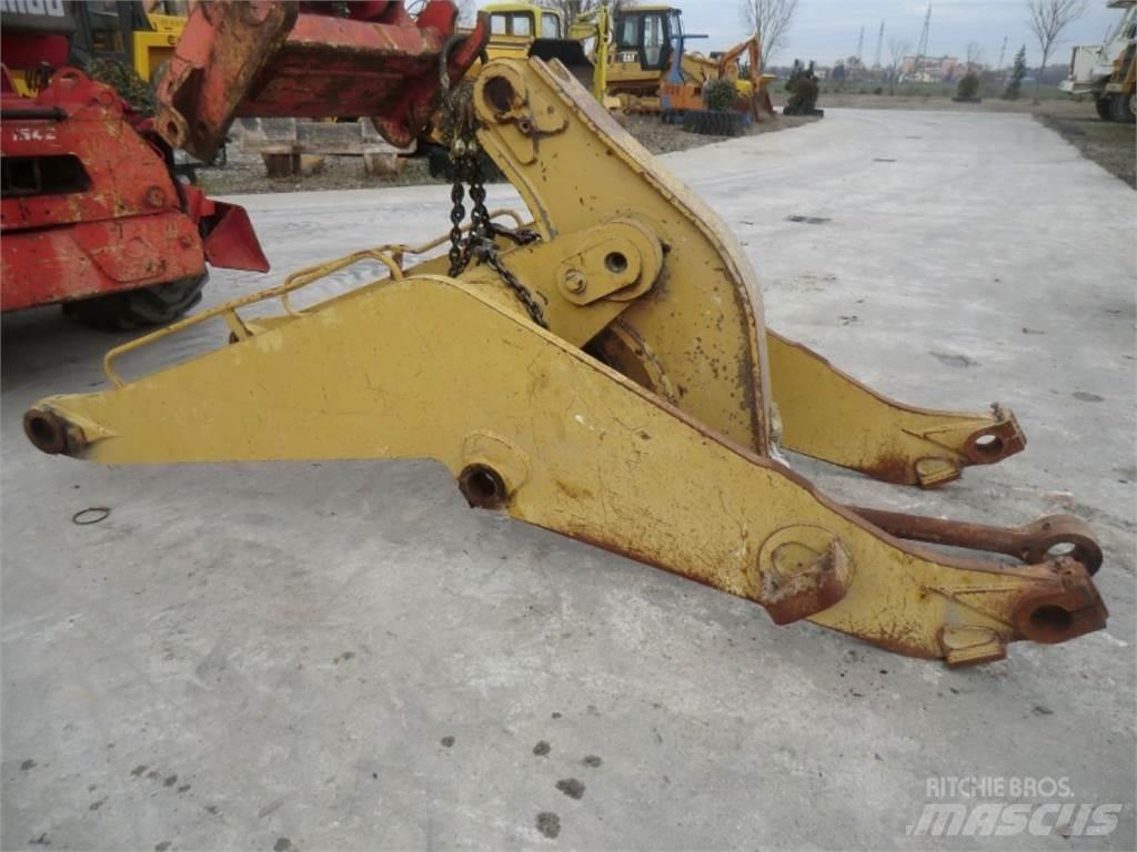 CAT 963C Šasija un piekare