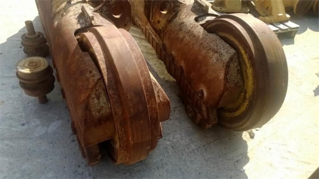 CAT 963C Sliedes, ķēdes un šasija