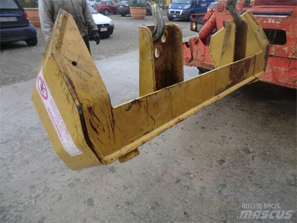 CAT 963D Šasija un piekare