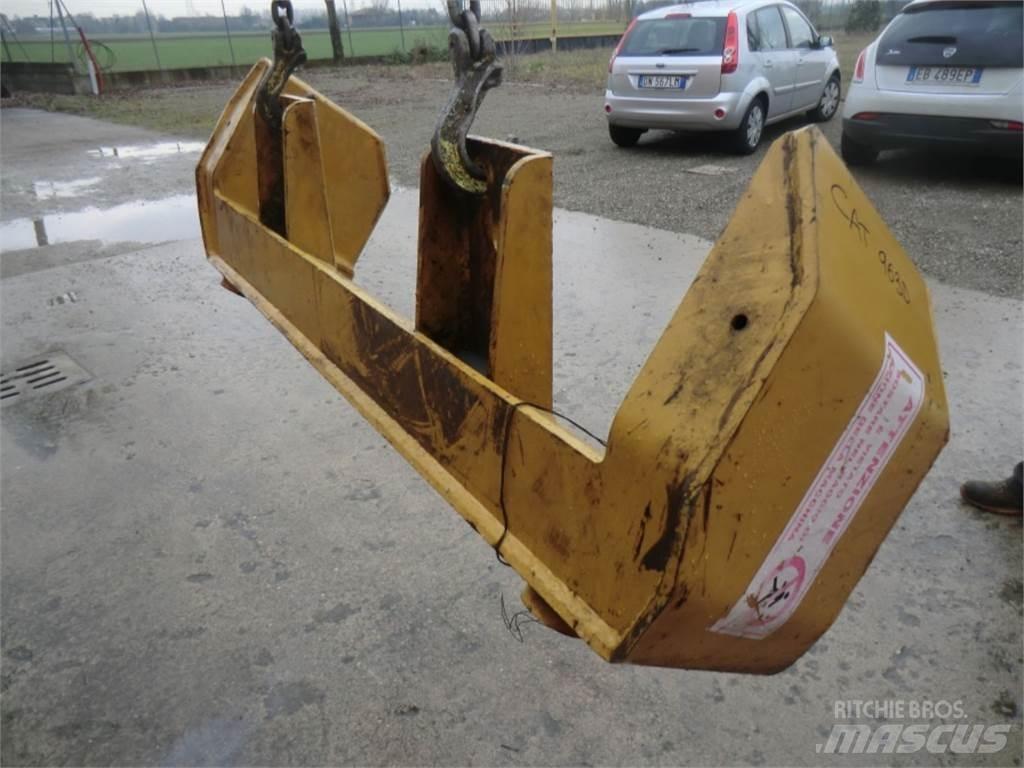 CAT 963D Šasija un piekare