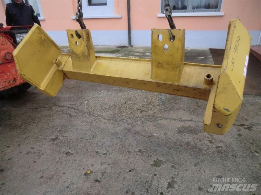 CAT 963D Šasija un piekare