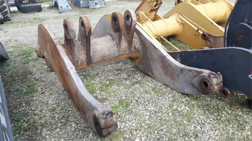 CAT 988B Šasija un piekare