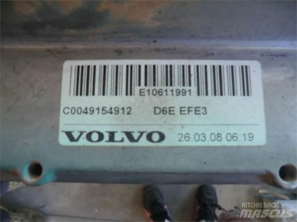CAT 988H Šasija un piekare