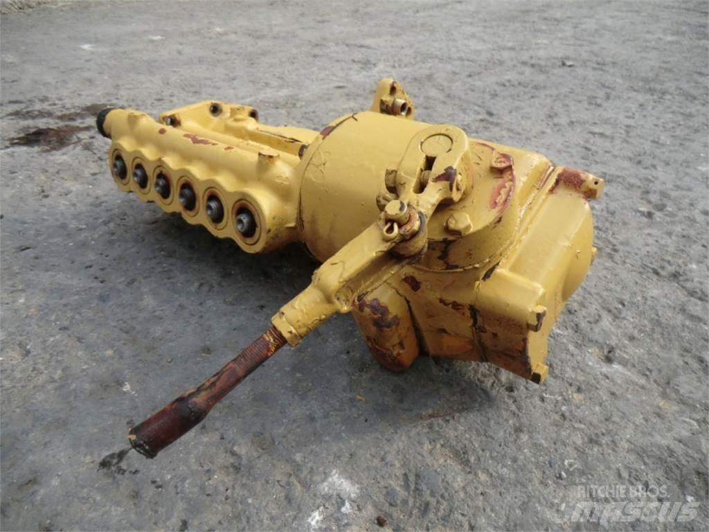 CAT D333 Dzinēji