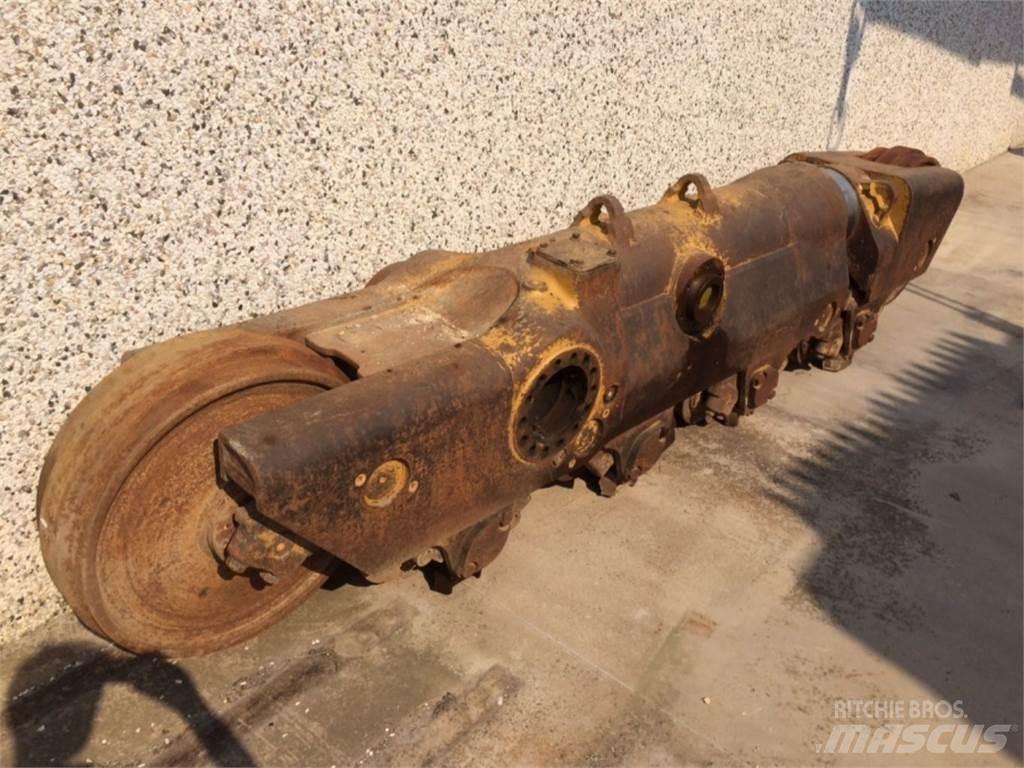 CAT  D8L Sliedes, ķēdes un šasija