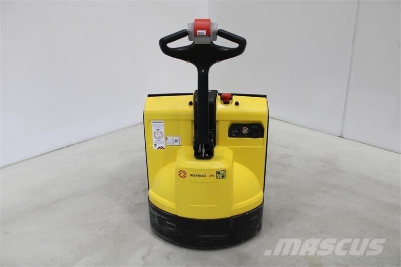 Hyster P1.6 Zemie palešu pacēlāji