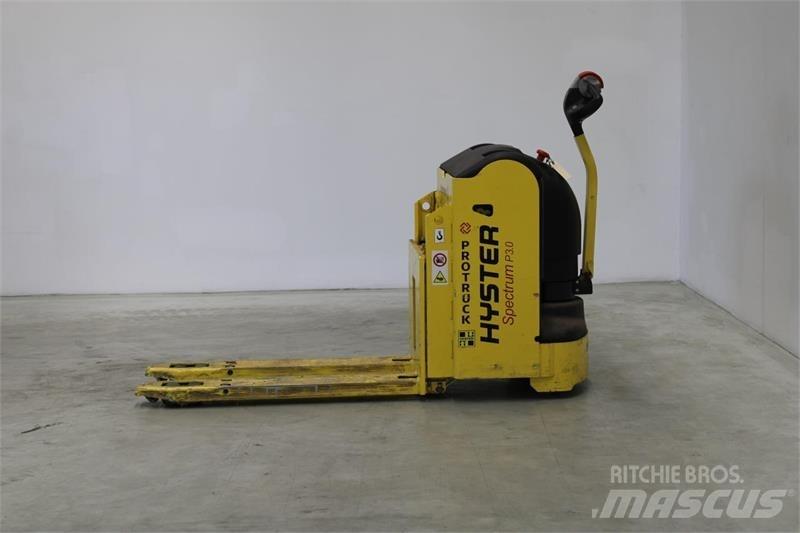 Hyster P3.0 Zemie palešu pacēlāji