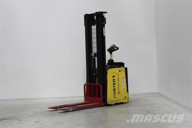 Hyster S1.5S Pašgājēji krautnētāji