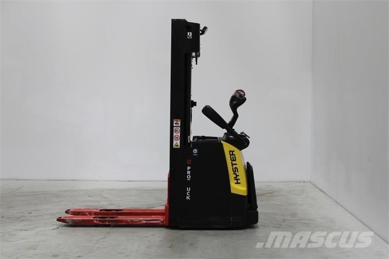 Hyster S1.6S Pašgājēji krautnētāji