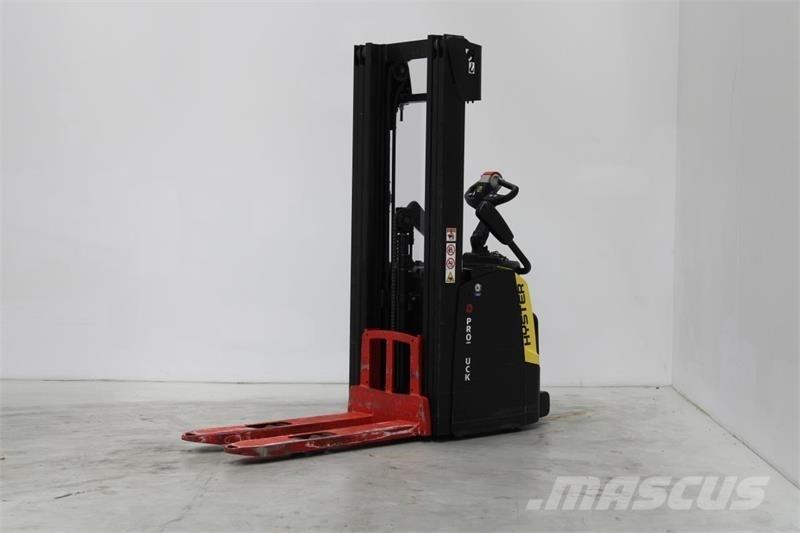Hyster S1.6S Pašgājēji krautnētāji