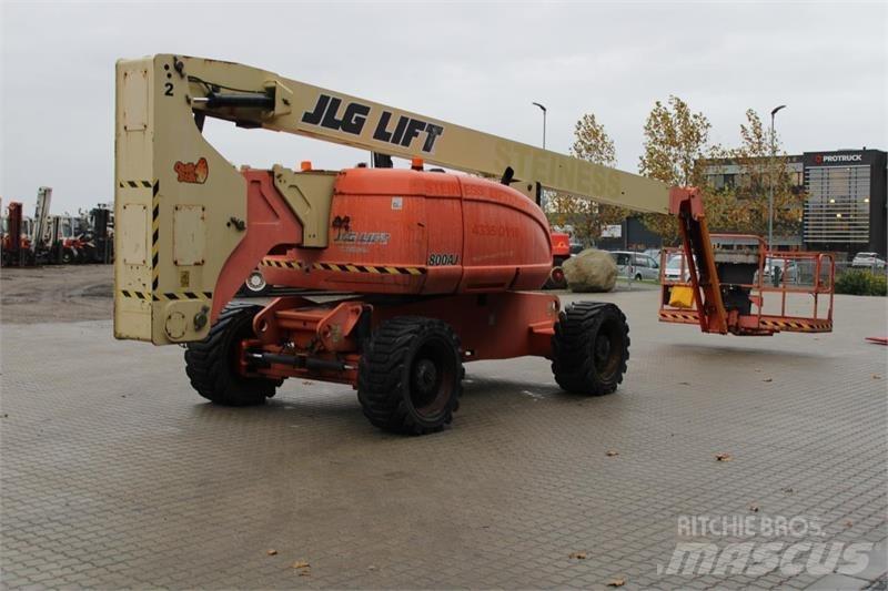 JLG 800AJ Strēles pacēlāji