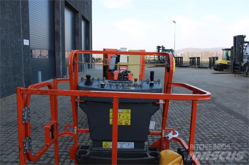 JLG E300AJP Strēles pacēlāji