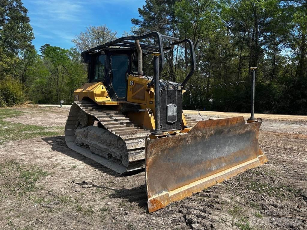 CAT D5 Kāpurķēžu buldozeri
