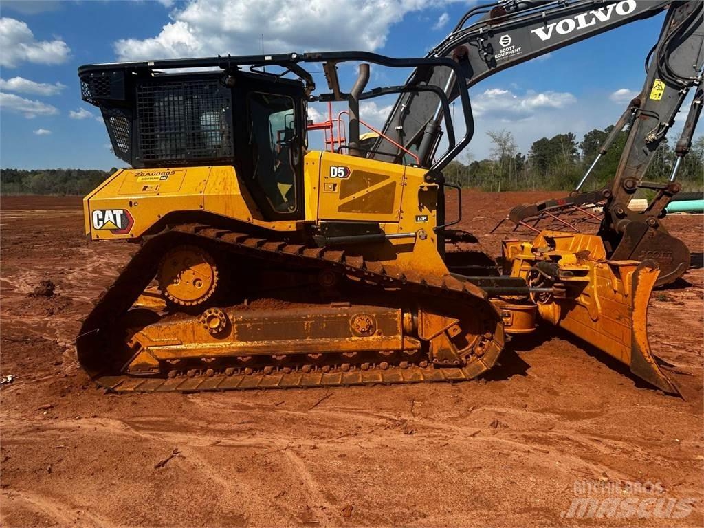 CAT D5 Kāpurķēžu buldozeri