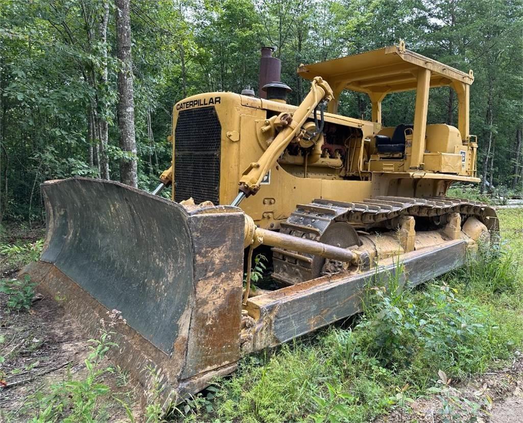 CAT D8H Kāpurķēžu buldozeri