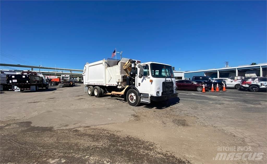 Autocar ACX64 Atkritumu izvešanas transports