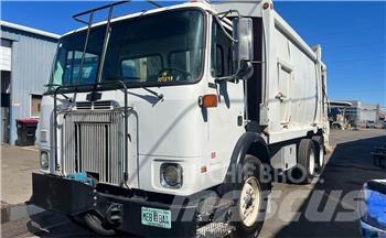 Autocar WX64 Atkritumu izvešanas transports