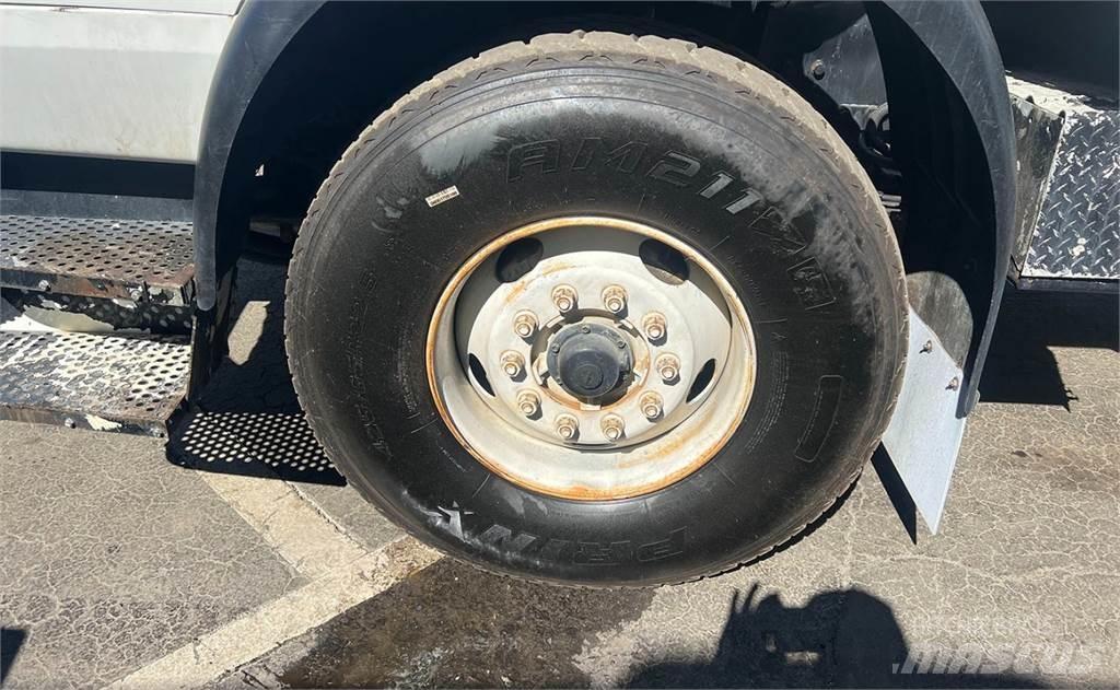 Autocar WX64 Atkritumu izvešanas transports