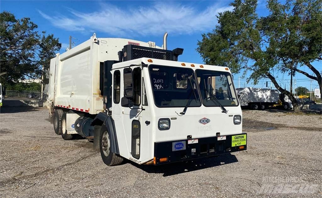 CCC LET 2 Atkritumu izvešanas transports