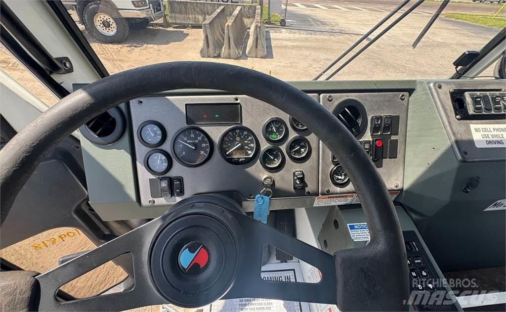CCC LET2 Atkritumu izvešanas transports