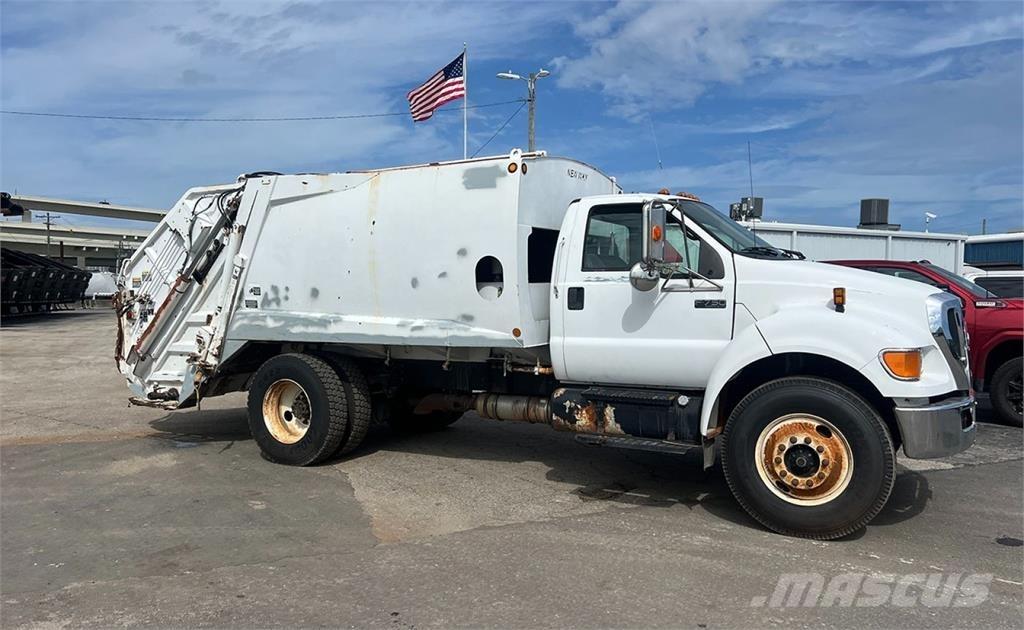 Ford F750 Atkritumu izvešanas transports